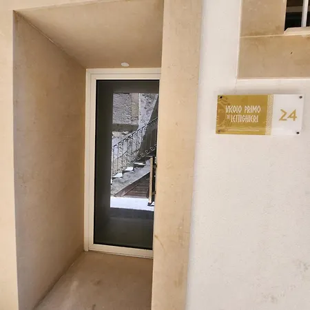 Ortigia Vicolo Lettighieri 24 Siraküza